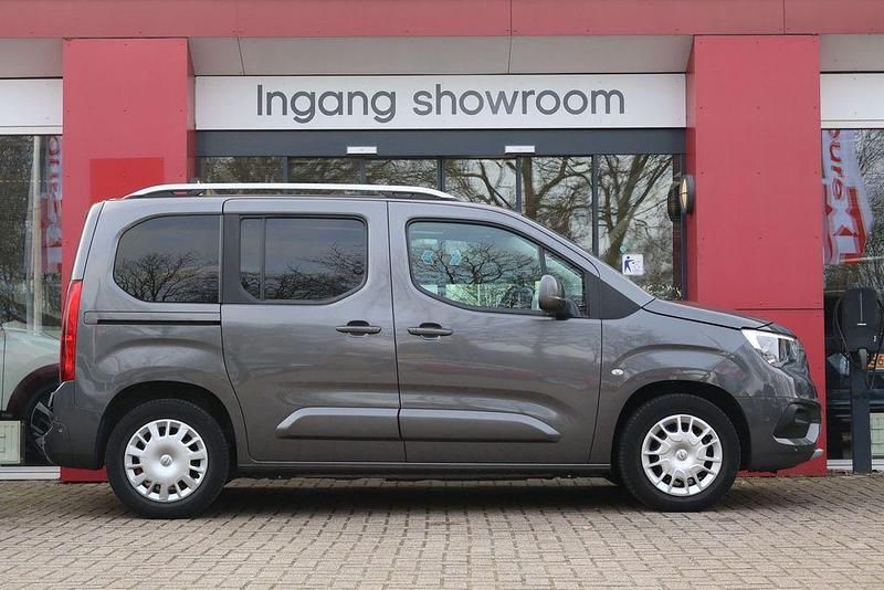 Gebraucht Opel Combo Edition 111 PS (81 kW) 2019 Grau Van / Kleinbus