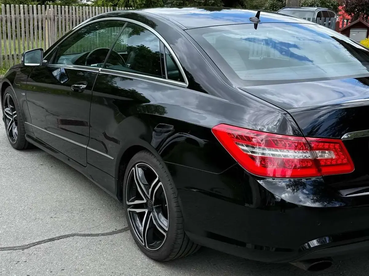 Używany Mercedes E350 Avantgarde 265 KM (194 kW) 2012 Czarny Coupe