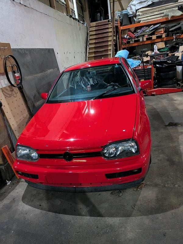 Gebraucht VW Golf III 75 PS (55 kW) 1996 Rot Kleinwagen