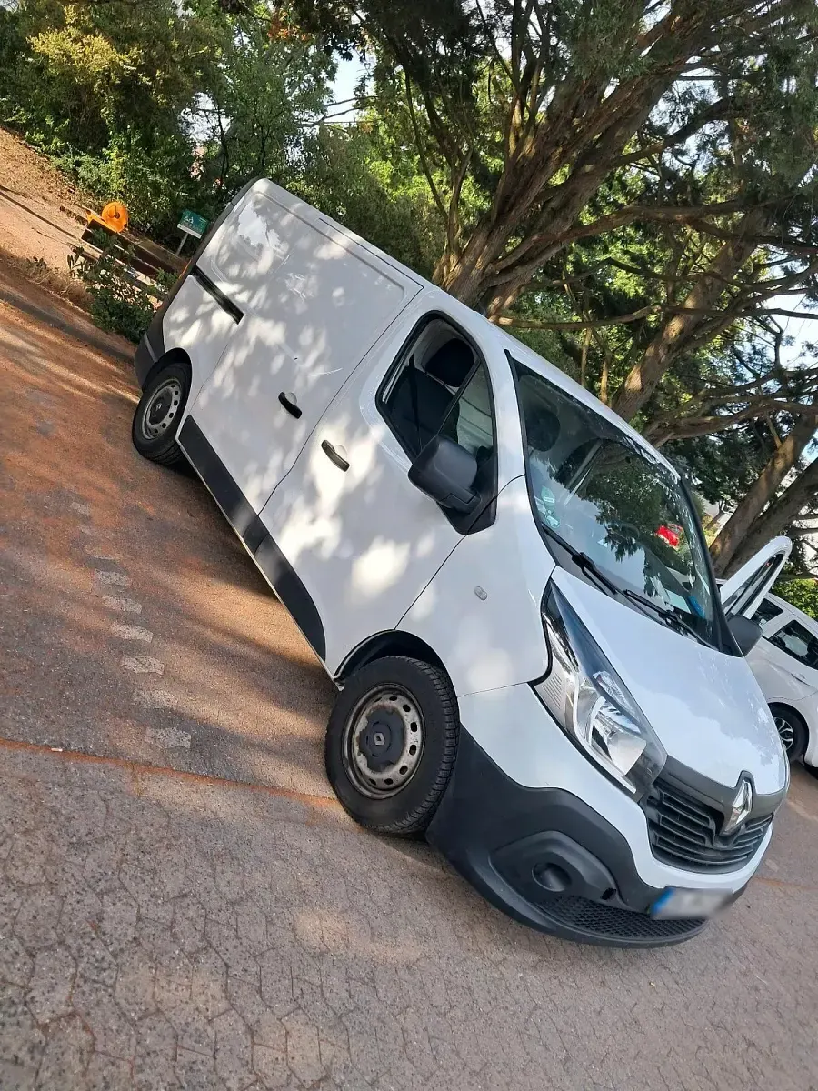 Gebraucht Renault Trafic 136 PS (100 kW) 2017 Weiß Van / Kleinbus
