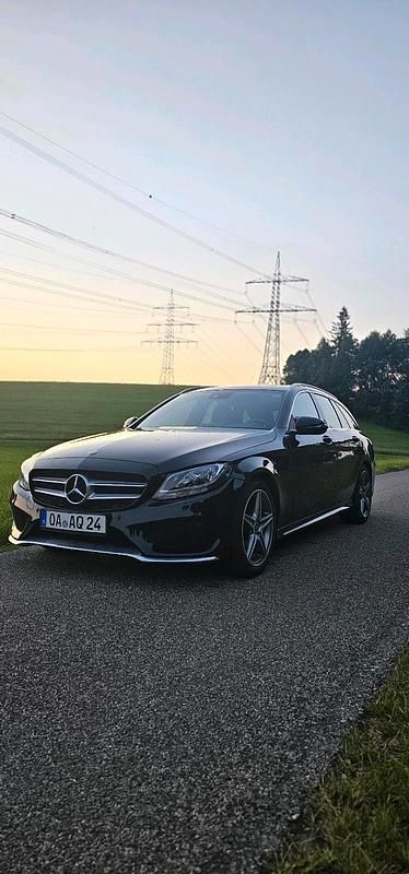 Schwarz Gebraucht 2018 Mercedes C220 Kombi | 18.500 € (Fairer Preis) - Bild 1/4
