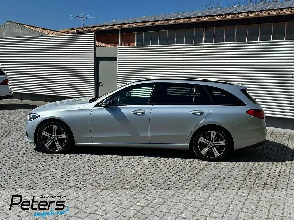 Gebraucht Mercedes C300 Avantgarde 265 PS (194 kW) 2022 Hightechsilber Kombi