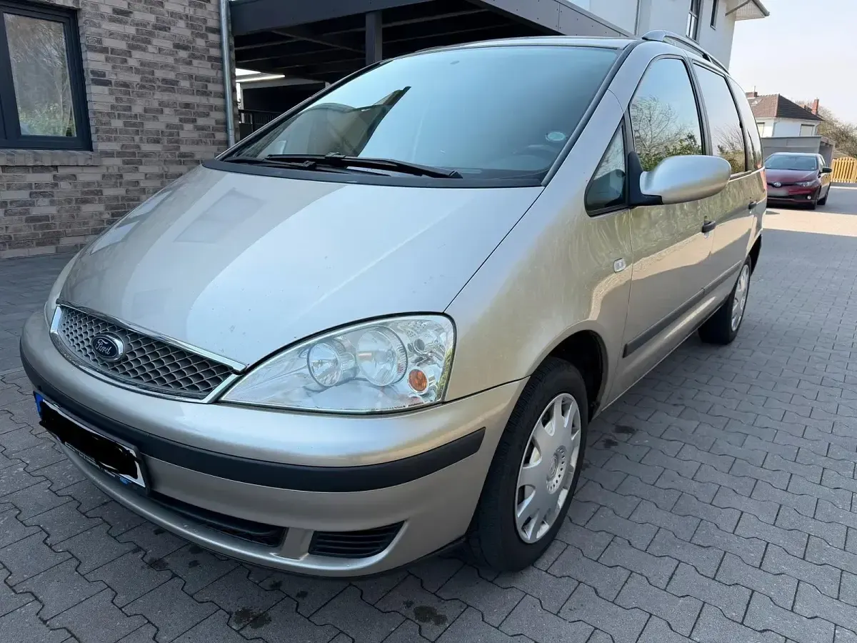 Gebraucht Ford Galaxy 115 PS (84 kW) 2004 Gold Van / Kleinbus