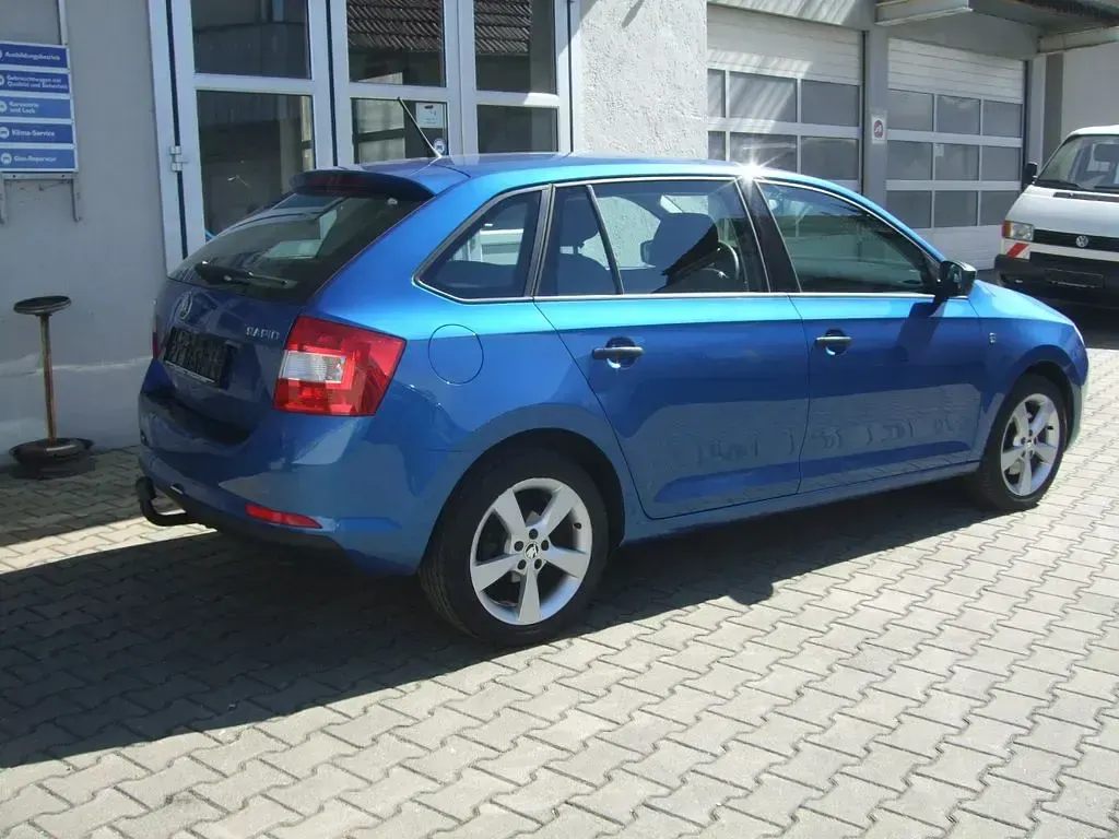 Gebraucht Skoda Rapid Cool Edition 105 PS (77 kW) 2015 Blau Kleinwagen