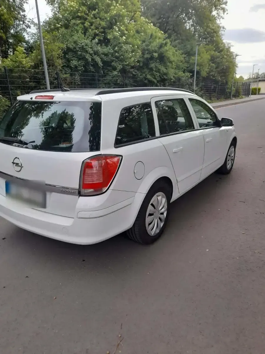 Gebraucht Opel Astra 101 PS (74 kW) 2006 Weiß Kombi