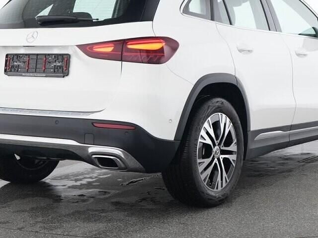 Gebraucht Mercedes GLA180 Advanced 136 PS (100 kW) 2024 Unilack polarweiß SUV