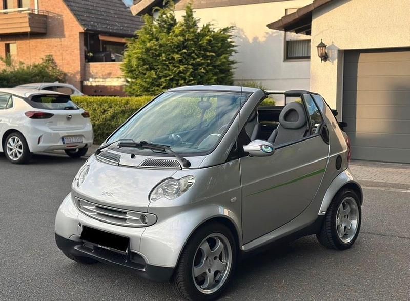 Silber Gebraucht 2002 Smart ForTwo Cabrio Cabrio | 2.400 € - Bild 1/4