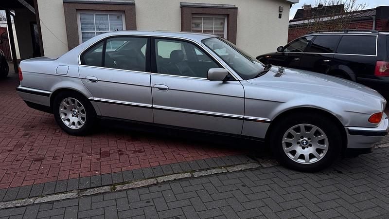 Gebraucht BMW 728 190 PS (139 kW) 1999 Silber Limousine