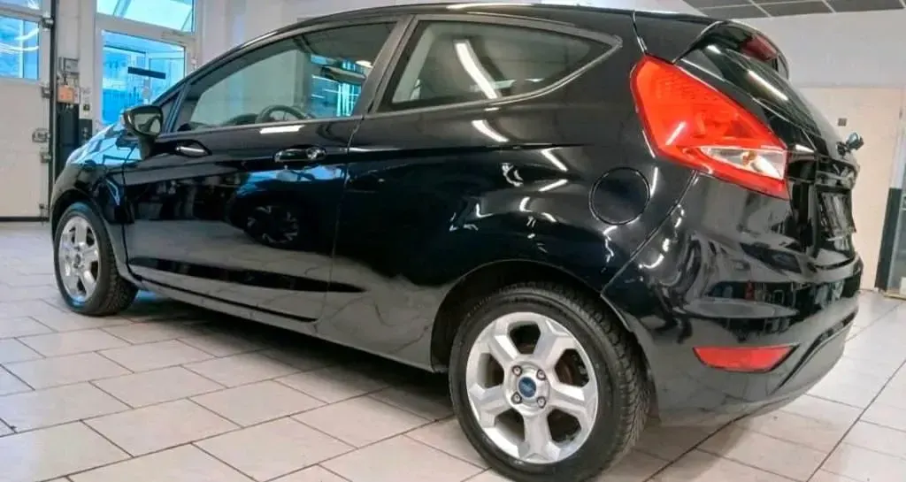 Gebraucht Ford Fiesta 96 PS (70 kW) 2009 Schwarz Kleinwagen