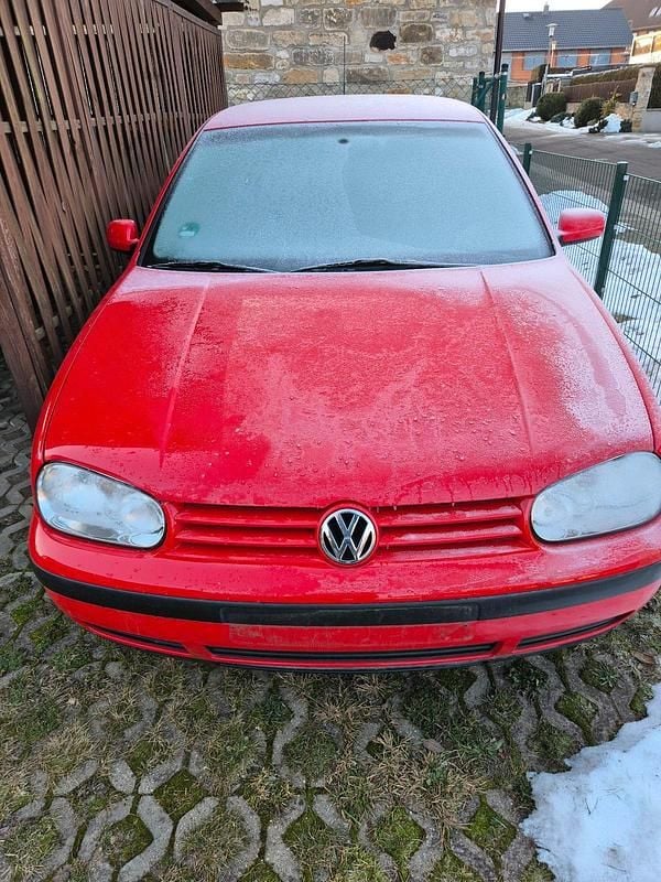 Rot Gebraucht 2000 VW Golf IV Kleinwagen | 2.000 € (Guter Preis) - Bild 1/4