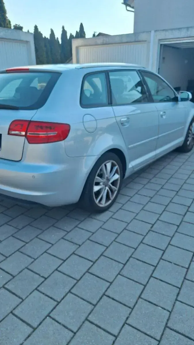 Gebraucht Audi A3 Attraction 105 PS (77 kW) 2011 Silber Kleinwagen