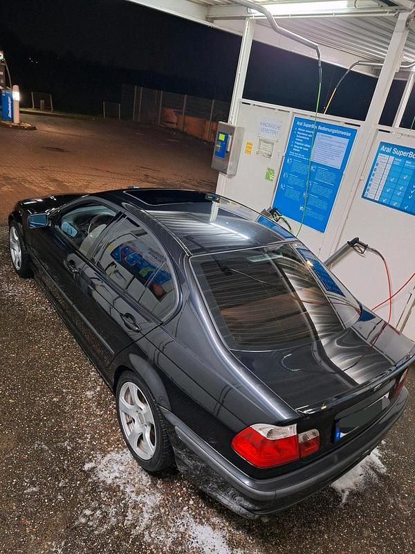 Gebraucht BMW 325 192 PS (141 kW) 2002 Schwarz Limousine