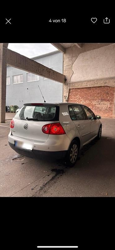 Silber Gebraucht 2005 VW Golf V Kombi | 3.200 € (Etwas zu teuer) - Bild 1/4