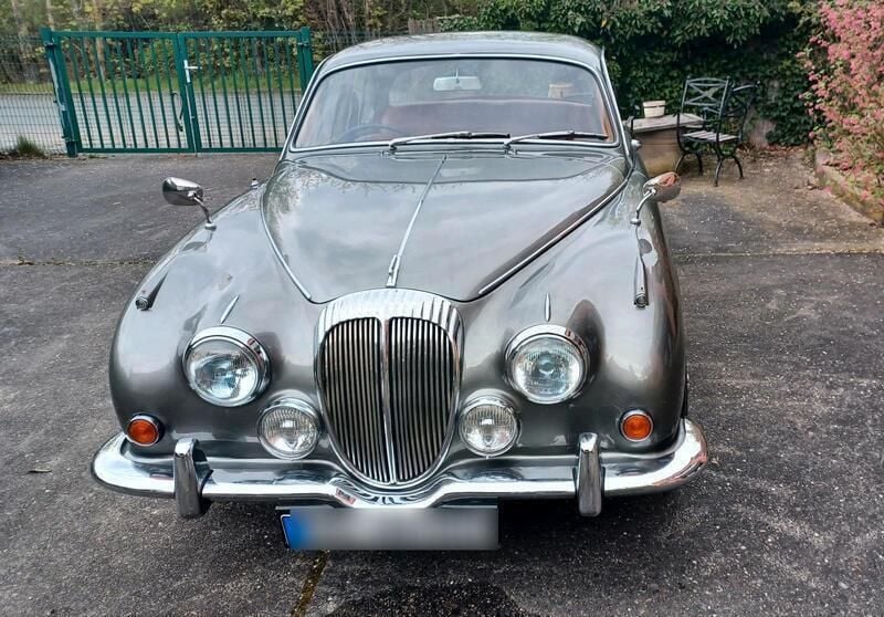 Grau Gebraucht 1968 Jaguar MK II Limousine | 14.800 € - Bild 1/4