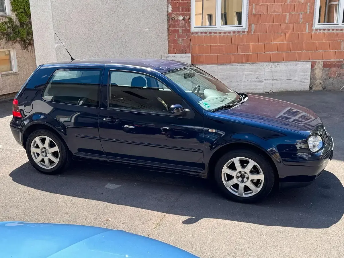 Gebraucht VW Golf III Highline 101 PS (74 kW) 1998 Blau Kleinwagen