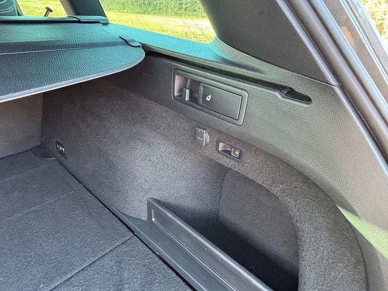 Gebraucht VW Passat 239 PS (175 kW) 2017 Grau Kombi