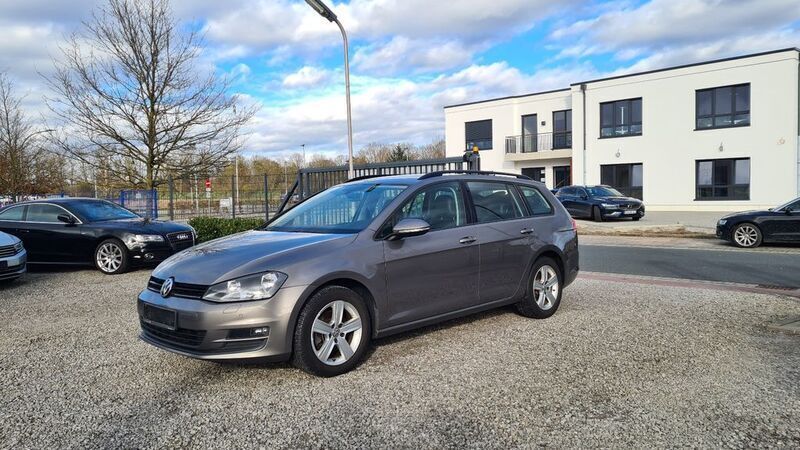 Grau Gebraucht 2016 VW Golf VII Comfortline Kombi | 9.000 € (Guter Preis) - Bild 1/4