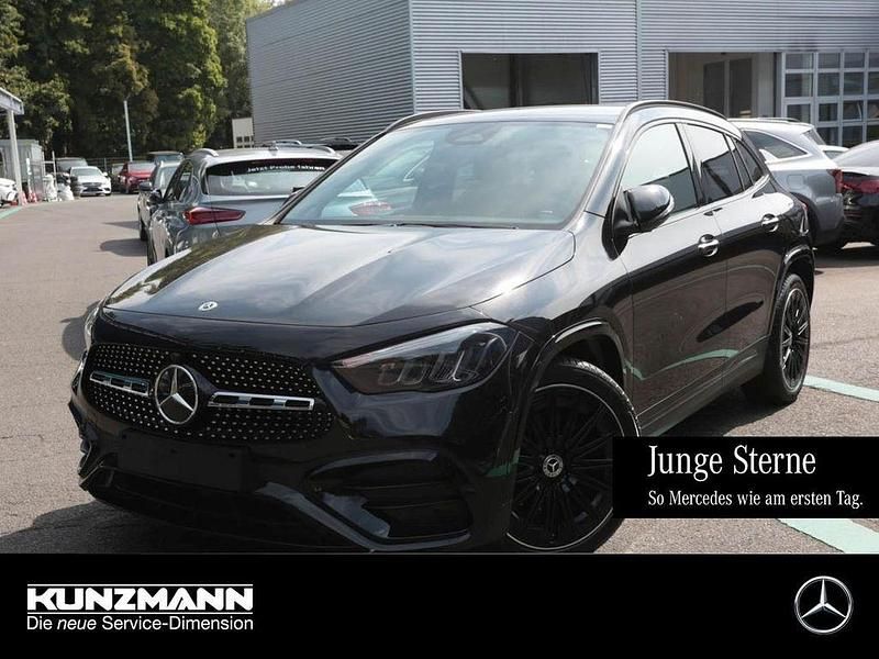 Kosmosschwarz metallic Gebraucht 2024 Mercedes GLA220 AMG SUV | 43.159 € (Guter Preis) - Bild 1/4