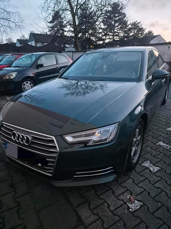 Grün Gebraucht 2018 Audi A4 Limousine | 15.500 € (Superpreis) - Bild 1/4