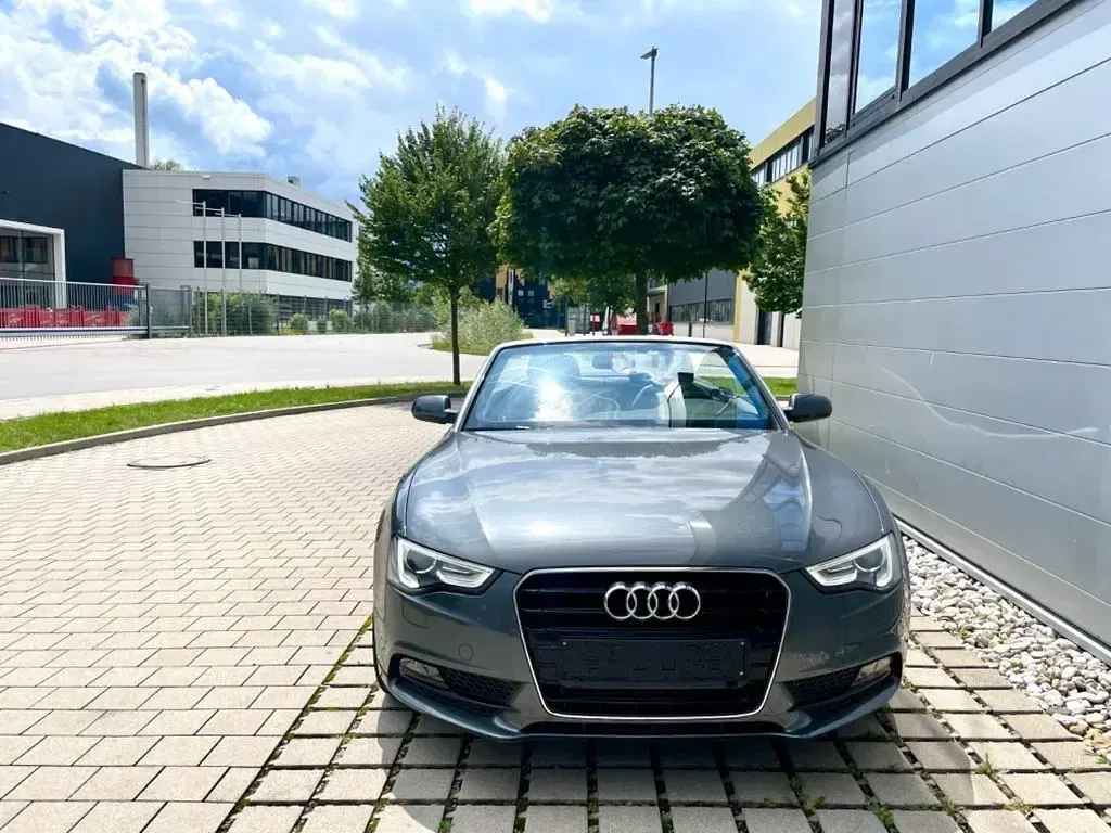 Gebraucht Audi A5 Cabriolet S-Line 177 PS (130 kW) 2011 Grau Cabrio