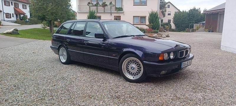 Violet Gebraucht 1996 BMW 525 Executive Kombi | 10.999 € - Bild 1/4