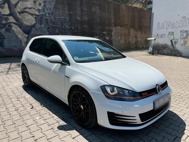 Weiß Gebraucht 2013 VW Golf VII GTI Kleinwagen | 12.800 € (Fairer Preis) - Bild 1/4
