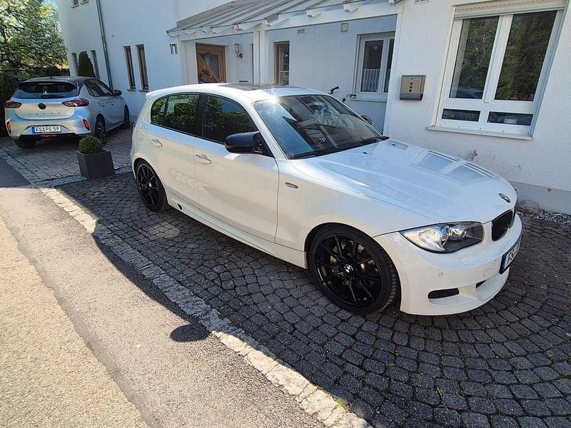 Second-hand BMW 130 Performance 258 CP (189 kW) 2010 Alb Hatchback