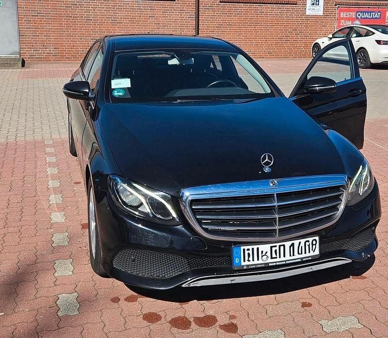 Gebraucht Mercedes E200 150 PS (110 kW) 2017 Schwarz Limousine