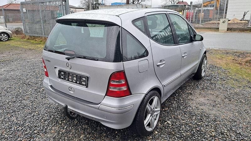 Gebraucht Mercedes A190 Elegance 125 PS (91 kW) 2001 Silber Van / Kleinbus