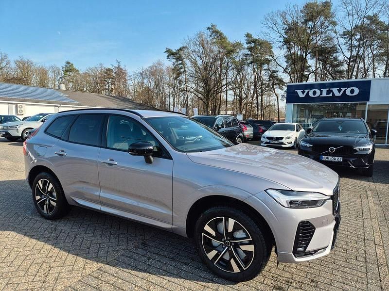 Neu Volvo XC60 Plus 398 PS (292 kW) 2026 Silber SUV