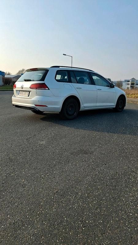 Weiß Gebraucht 2017 VW Golf VII Kombi | 7.500 € (Superpreis) - Bild 1/4