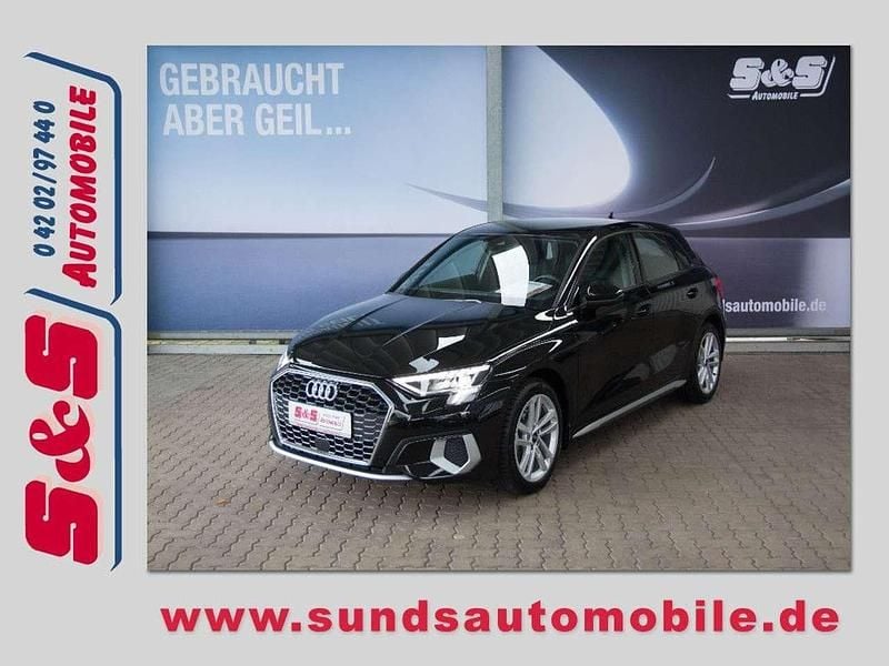Mythosschwarz Gebraucht 2023 Audi A3 Sportback Advanced Limousine | 26.190 € (Superpreis) - Bild 1/4