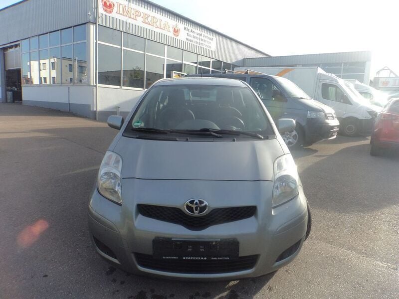 Silber Gebraucht 2009 Toyota Yaris Sol Limousine | 3.999 € (Fairer Preis) - Bild 1/4