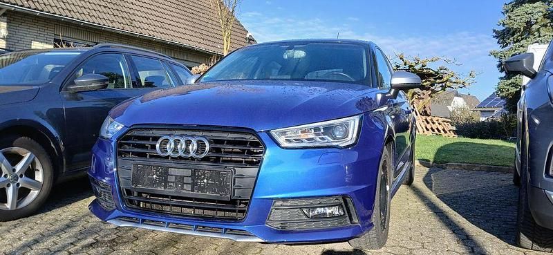 Gebraucht Audi A1 Sportback Basis 95 PS (69 kW) 2018 Blau Kleinwagen