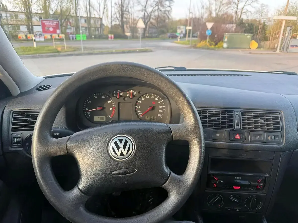 Gebraucht VW Golf IV 75 PS (55 kW) 2001 Weiß Kleinwagen