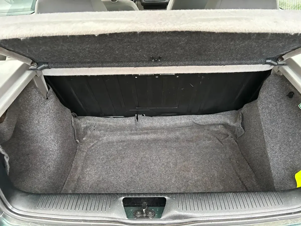 Gebraucht VW Polo 50 PS (36 kW) 2001 Grün Limousine