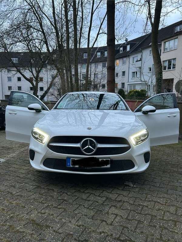 Gebraucht 2019 Mercedes A200 Progressive Limousine | 20.500 € (Etwas zu teuer) - Bild 1/4