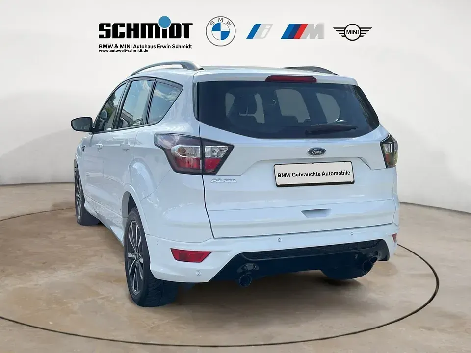 Gebraucht Ford Kuga ST-Line 150 PS (110 kW) 2019 Frostweiß uni SUV