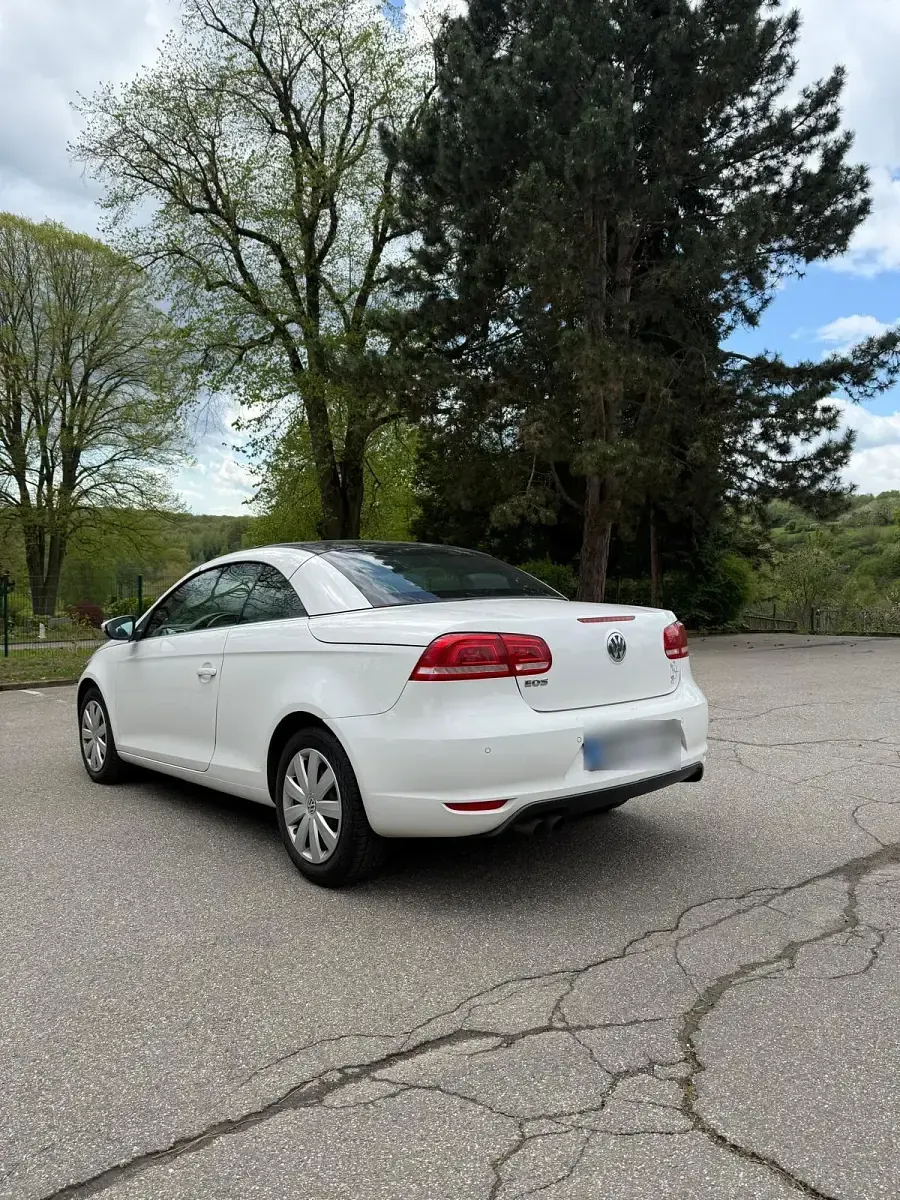 Używany VW Eos 140 KM (102 kW) 2011 Biały Kabriolet
