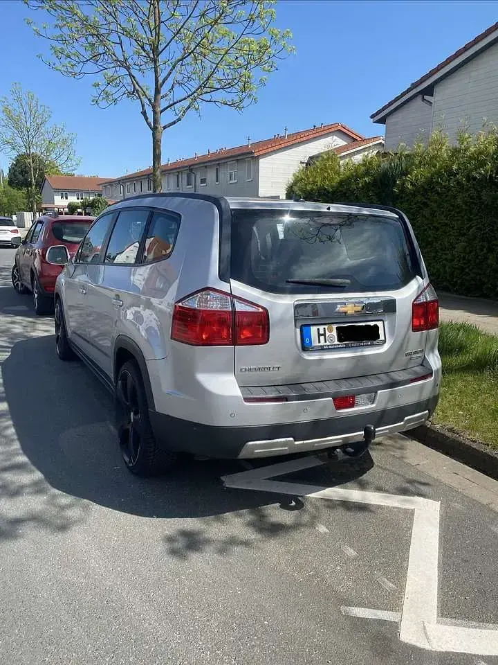 Gebraucht Chevrolet Orlando LT 163 PS (119 kW) 2013 Silber Van / Kleinbus
