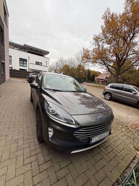 Grau Gebraucht 2021 Ford Kuga Titanium SUV | 20.000 € (Guter Preis) - Bild 1/4
