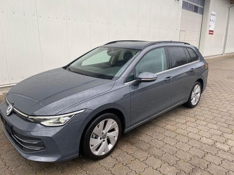 Second-hand VW Golf VIII Style 150 CP (110 kW) 2025 Albastru Berlinǎ