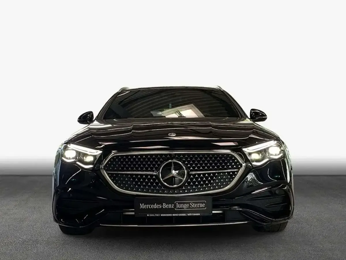 Gebraucht Mercedes E300 Premium 313 PS (230 kW) 2025 Obsidianschwarz metallic Kombi