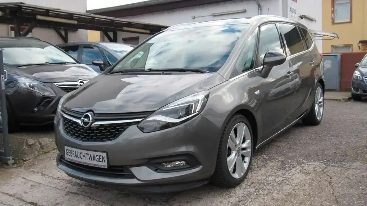 Second-hand Opel Zafira Innovation 140 CP (102 kW) 2017 Gri Monovolum