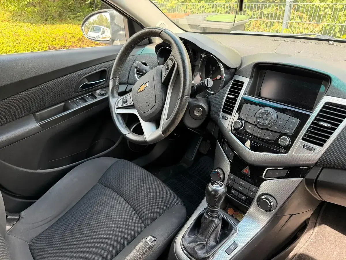 Gebraucht Chevrolet Cruze 140 PS (102 kW) 2013 Grau Limousine