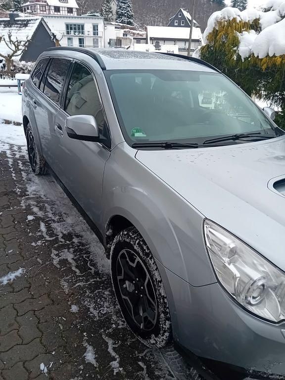 Silber Gebraucht 2012 Subaru Outback Active Limousine | 6.200 € (Fairer Preis) - Bild 1/4