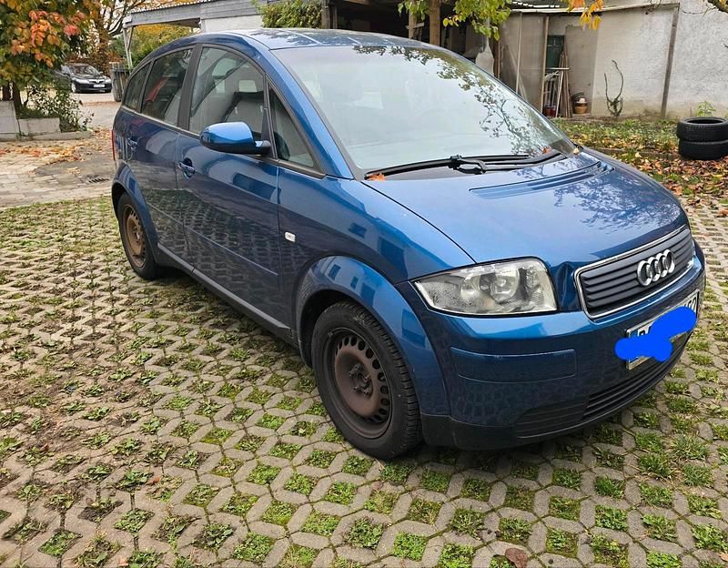 Blau Gebraucht 2002 Audi A2 Kleinwagen | 1.980 € (Etwas zu teuer) - Bild 1/4