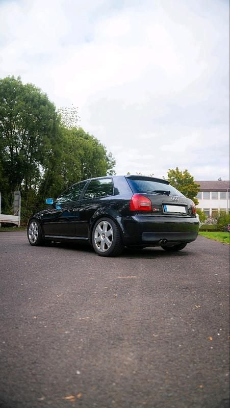 Schwarz Gebraucht 2000 Audi S3 Limousine | 7.899 € (Fairer Preis) - Bild 1/4