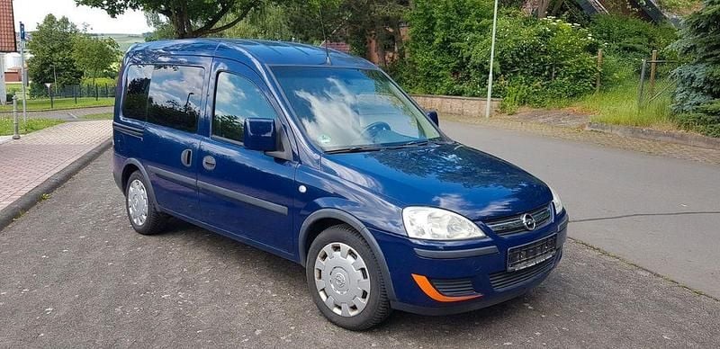 Usado Opel Combo 94 HP (69 kW) 2008 Azul Monovolume