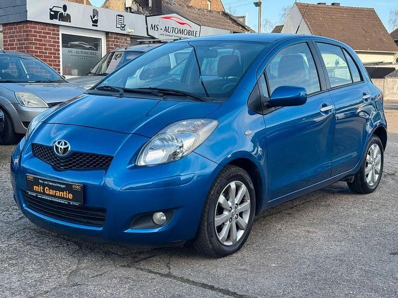 Gebraucht Toyota Yaris Executive 101 PS (74 kW) 2011 Blau Kleinwagen